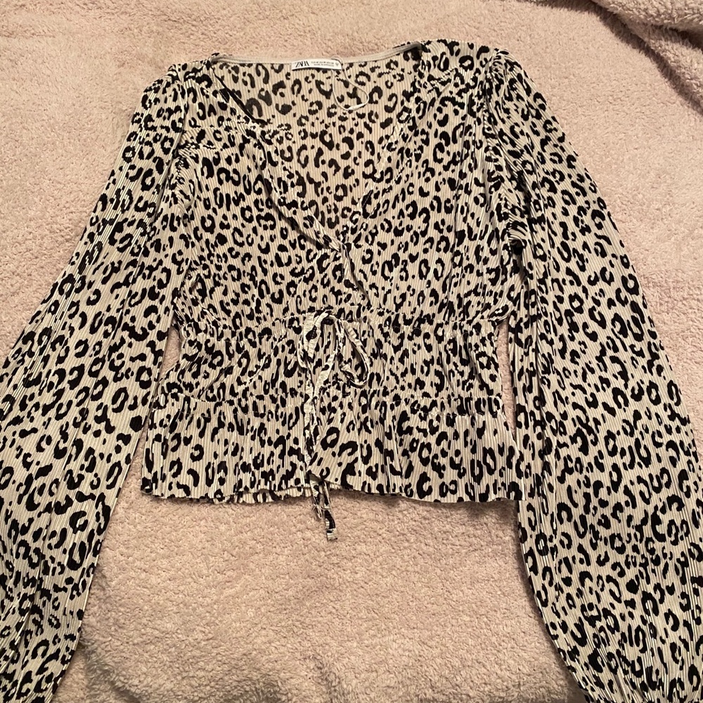 Zara leopard pleated top